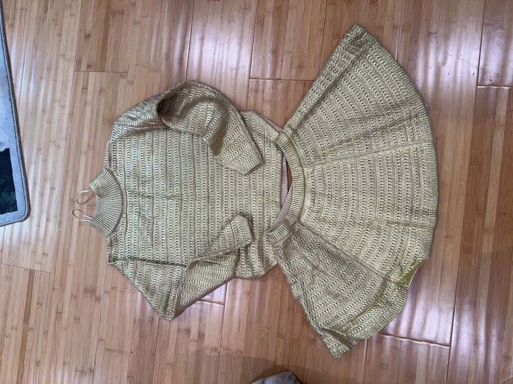 Scoop Metallic Gold Knit Sweater and Skirt Two-Piece Set Size XS (0-2)